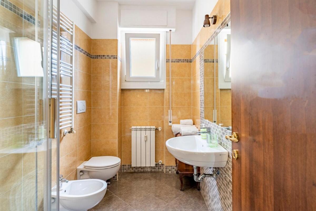 Casa Vacanze Alessio โรม ภายนอก รูปภาพ